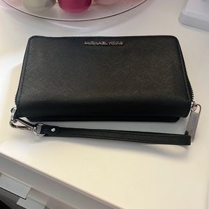 Micheal Kors wallet